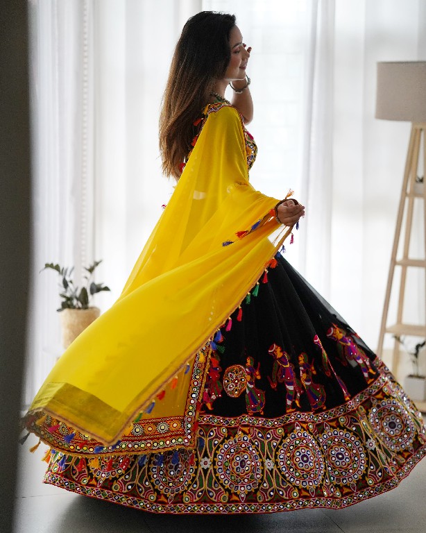 SP SERIES SP-24 WHOLESALE FAUX GEORGETTE TRADITIONAL NAVRATRI CHANIYA CHOLI FOR EXPORT