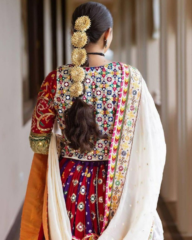 TEXTILEDEAL QRC NAVRATRI SPECIAL WHOLESALE NATURAL CREP TRADITIONAL CHANIYA CHOLI FOR EXPORT