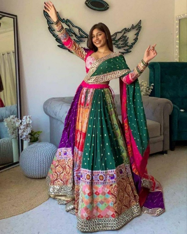 TEXTILEDEAL QRC NAVRATRI SPECIAL WHOLESALE NATURAL CREP TRADITIONAL CHANIYA CHOLI FOR EXPORT