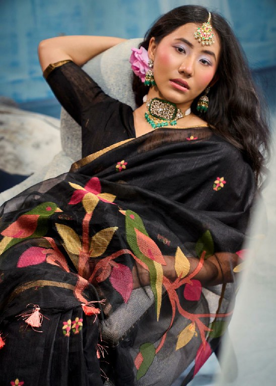 RAJTEX INDRIYA WHOLESALE PURE MUNGA COTTON HANDLOOM WEAVING FESTIVE WEAR INDIAN SAREES FOR WOMEN EXPORTER