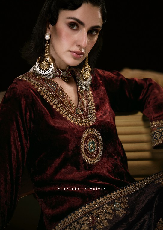 AIQA THE ROYAL CHAPTER WHOLESALE VISCOSE VELVET WINTER SPECIAL UNSTITCH SALWAR SUITS SUPPLIER